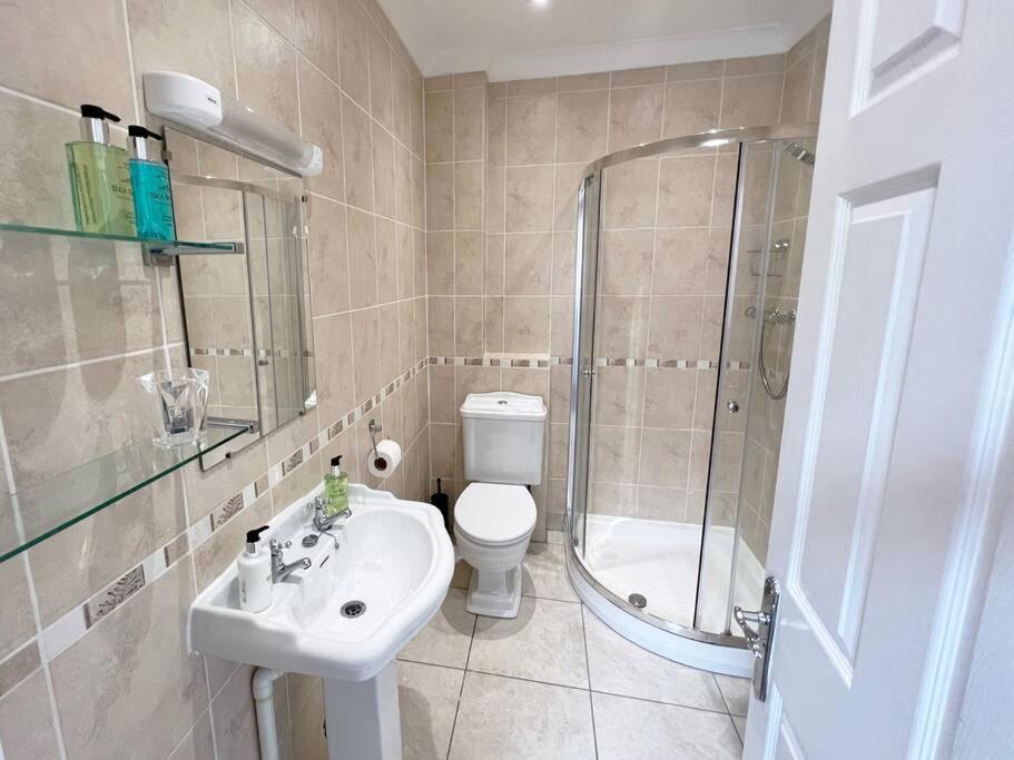 Private Parking, Central Llandudno, King Bed With Ensuite At Clement Lodge Εξωτερικό φωτογραφία