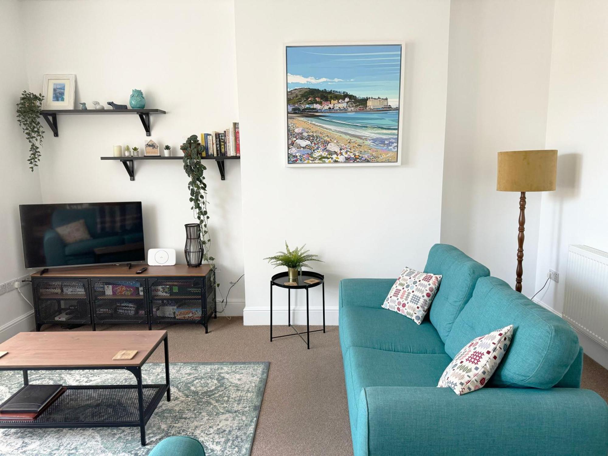 Private Parking, Central Llandudno, King Bed With Ensuite At Clement Lodge Εξωτερικό φωτογραφία